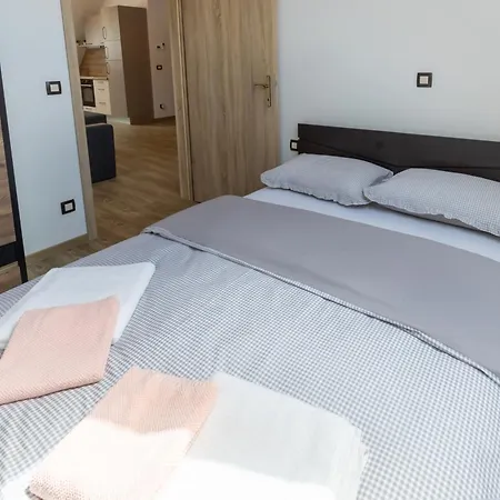 Apartma Puhan Kobilje